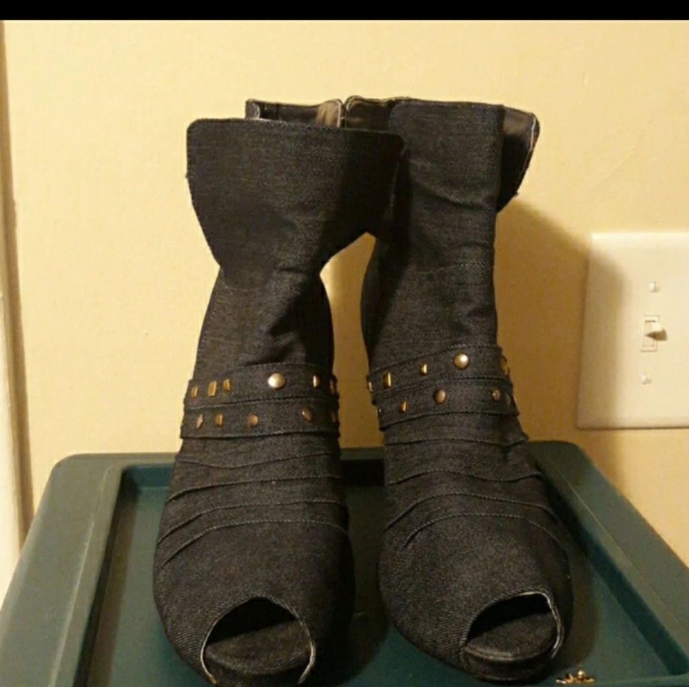 Boots Fahrenheit size 8